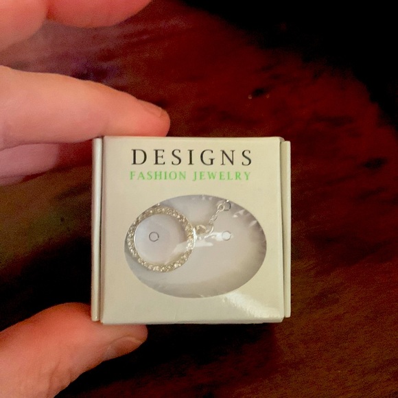 Rhinestone circle necklace NWT - Picture 1 of 1